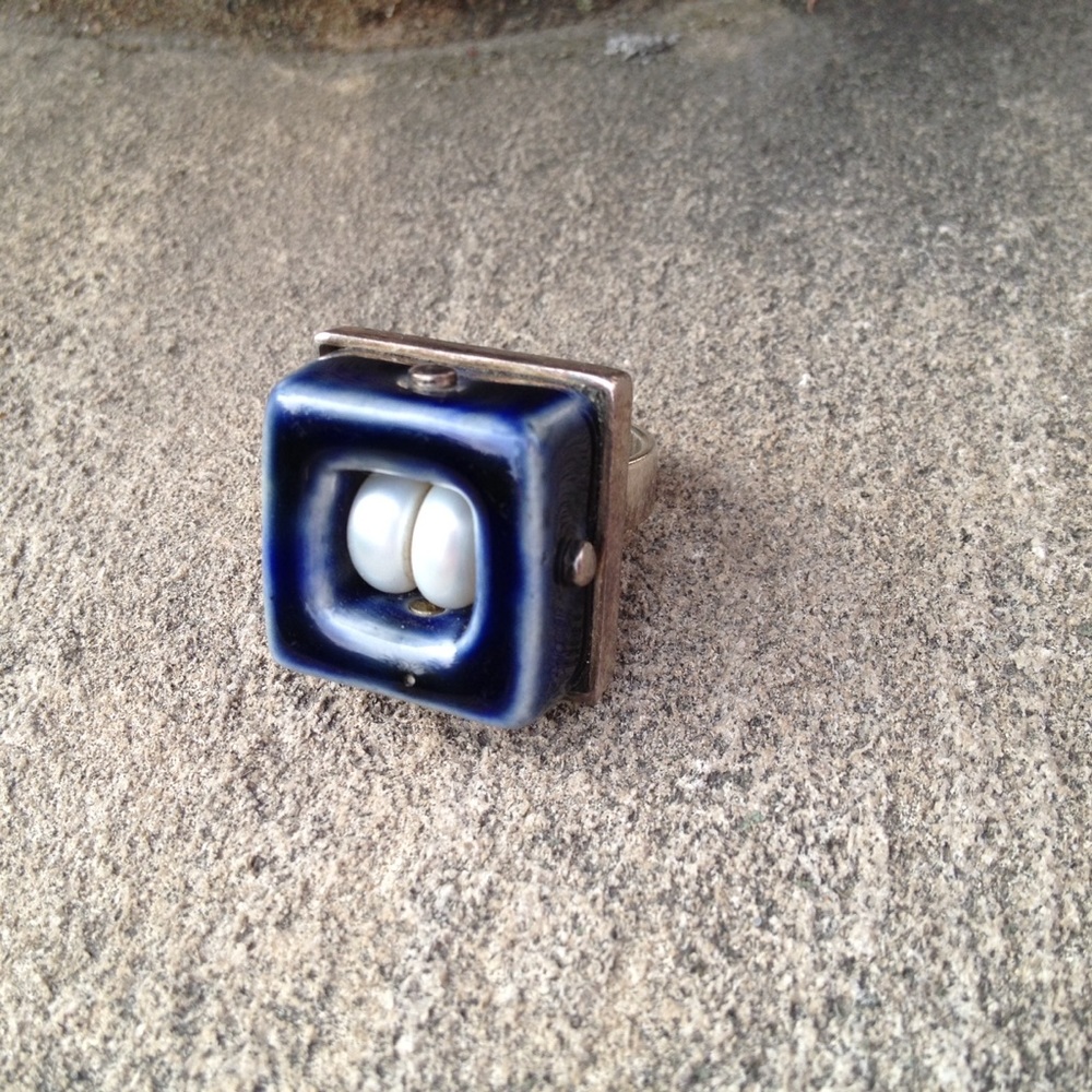 Vintage Mod Ceramic Statement Ring - image 5